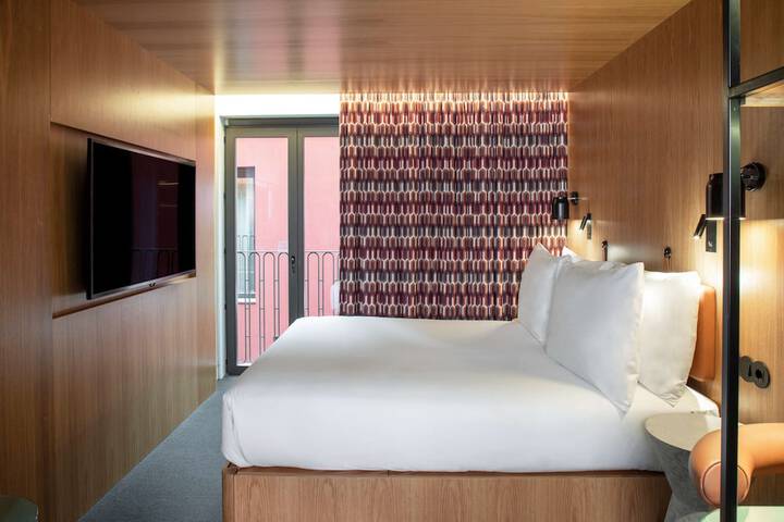 Room 26 of 89