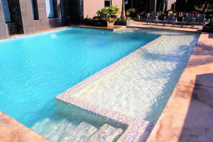 Pool 38 of 61