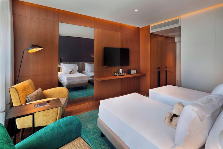 Room 16 of 50