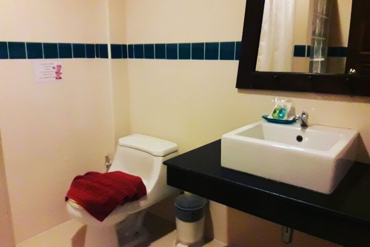 Room 28 of 48