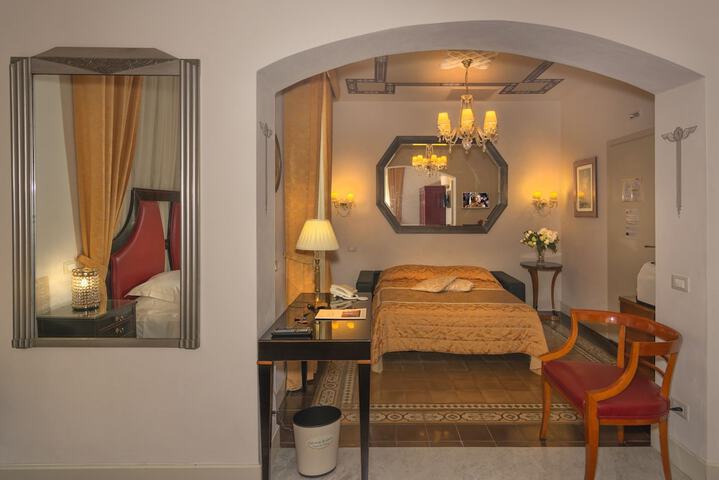 Room 10 of 42