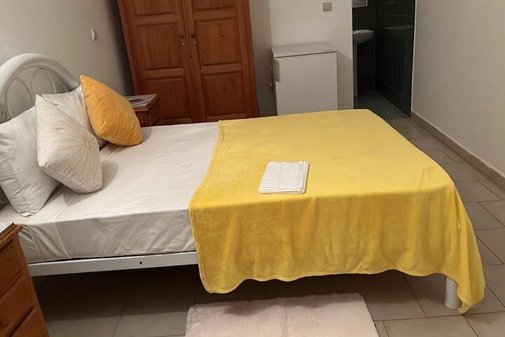 Room 4 of 11