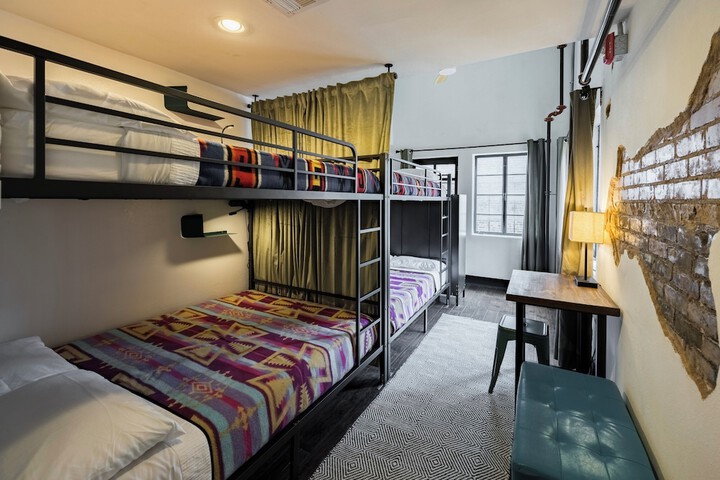 Room 38 of 69