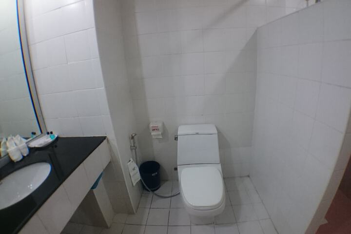 Room 54 of 73