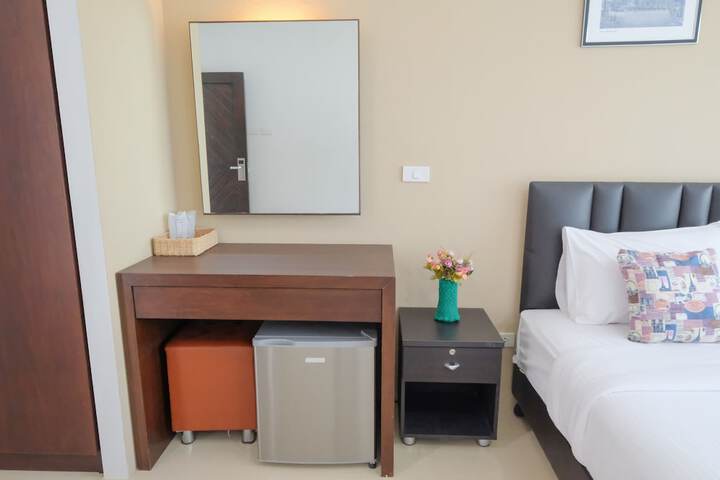 Room 11 of 30
