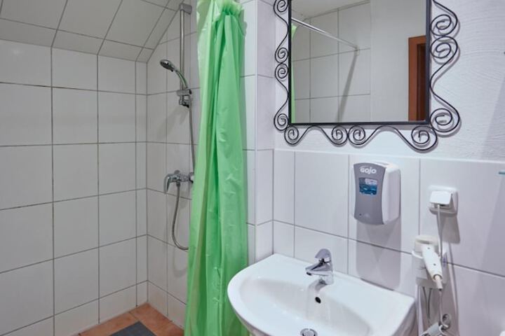 Room 8 of 54