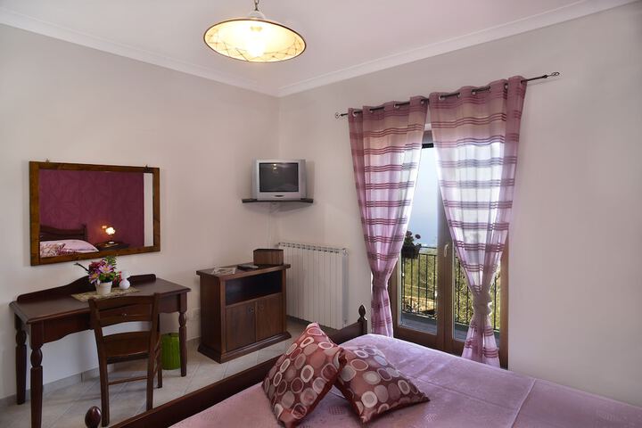 Room 14 of 52