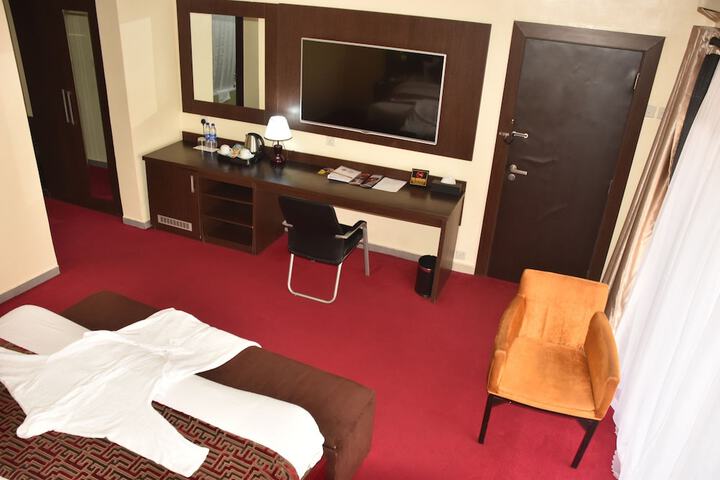 Room 7 of 17