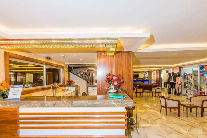 Entrance & Lobby