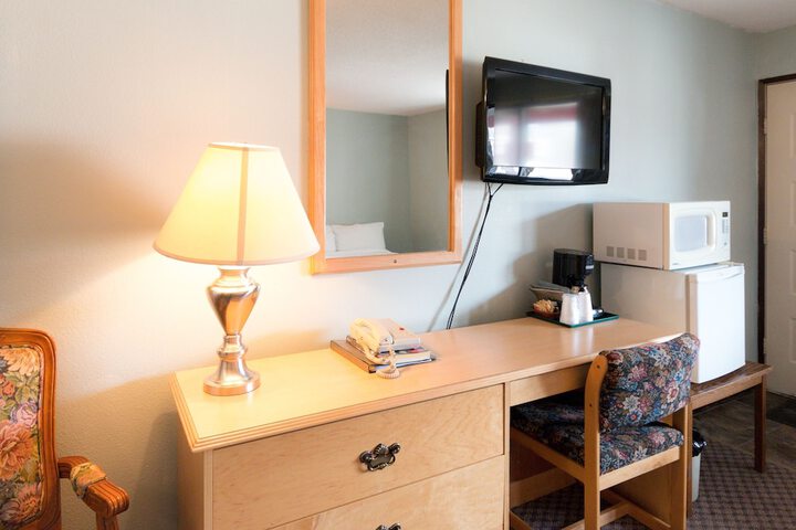 Room 8 of 51