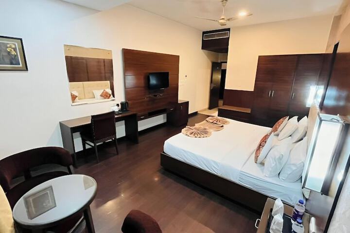 Room 21 of 50