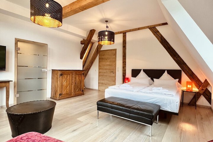 Room 9 of 39