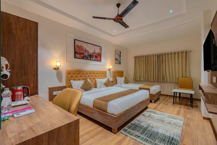 Room 16 of 35