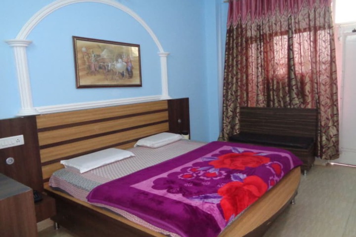 Room 3 of 9