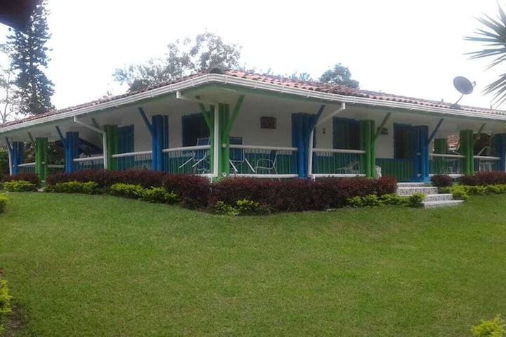 Hotel Exterior 18 of 20