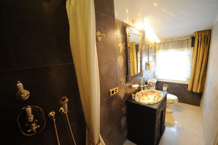 Room 22 of 54