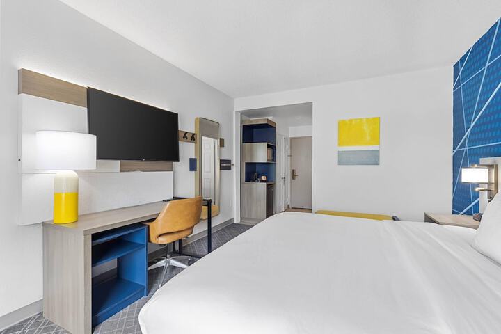 Room 42 of 74