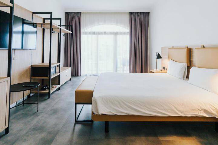 Room 28 of 113
