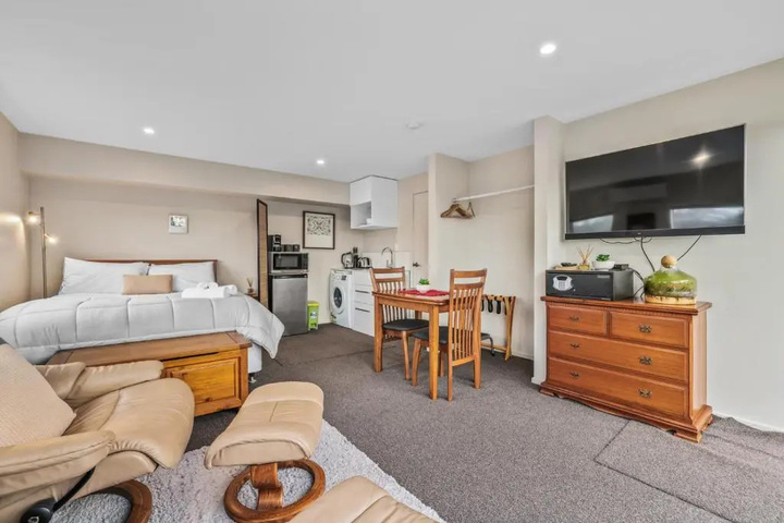 Room 3 of 11