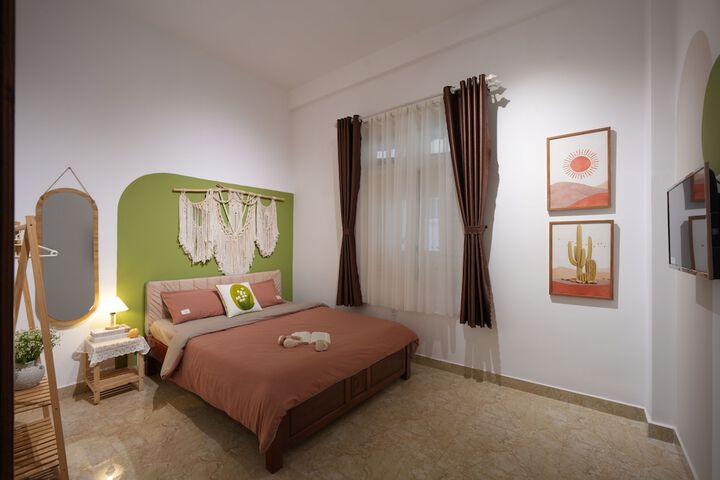 Room 6 of 70