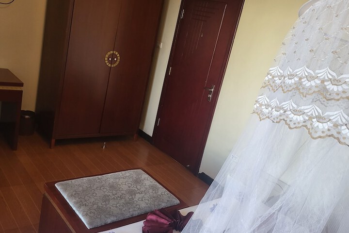 Room 13 of 44
