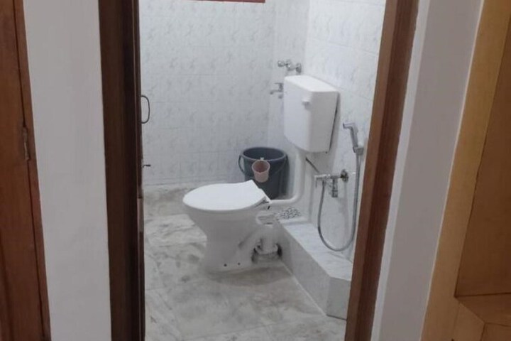 Room 12 of 15