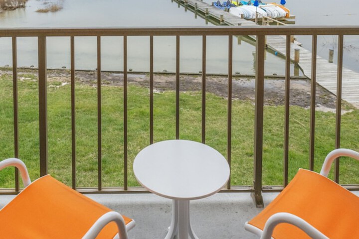 2 Double Beds Poolside (4 of 7)