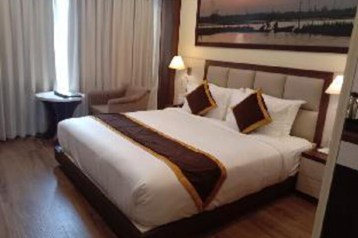 Room 6 of 7