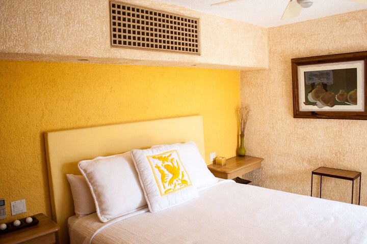 Room 2 of 20