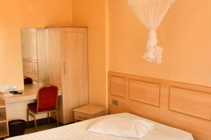 Room 5 of 22