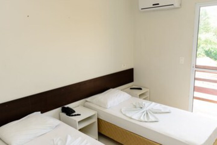 Room 10 of 37