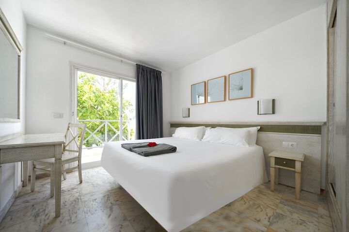 Room 4 of 44