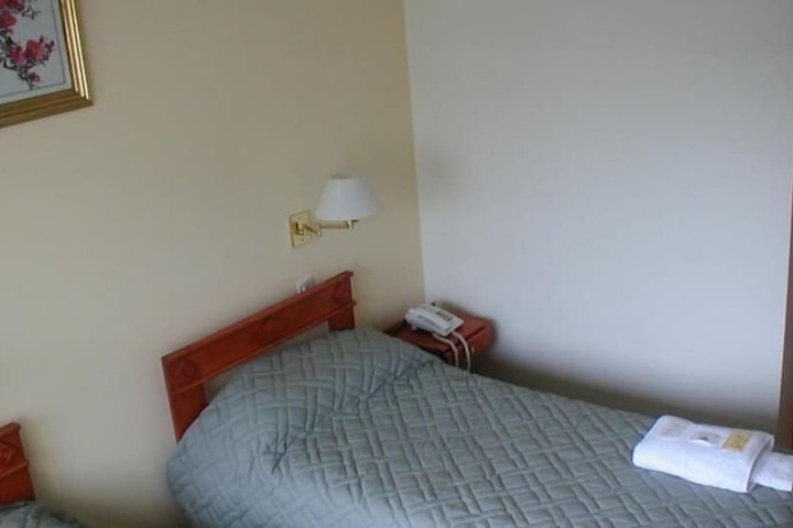Room 13 of 29