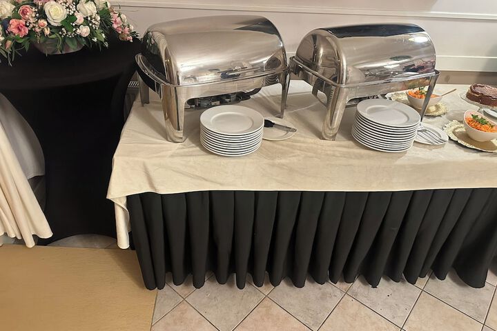 Dining 4 of 12