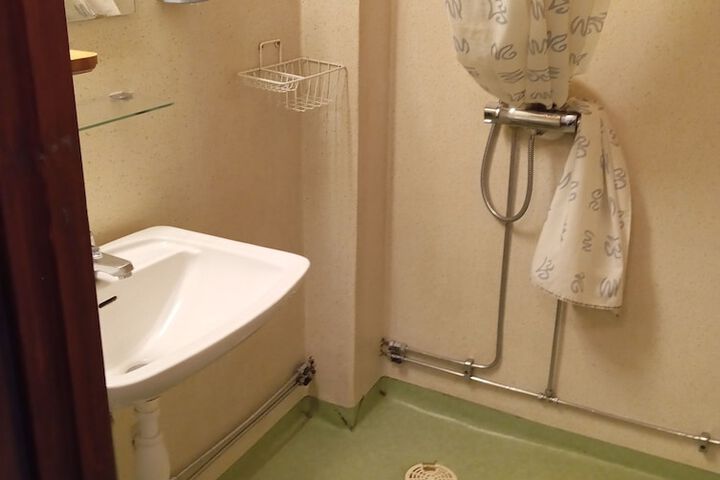 Room 70 of 140