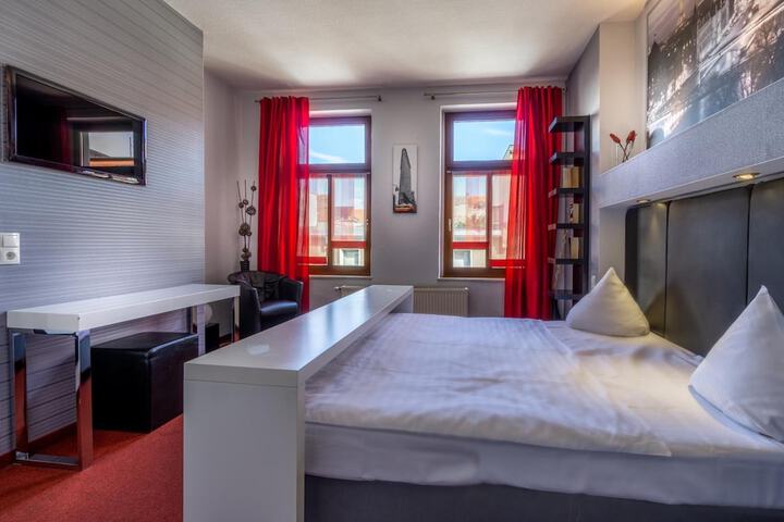Room 15 of 51