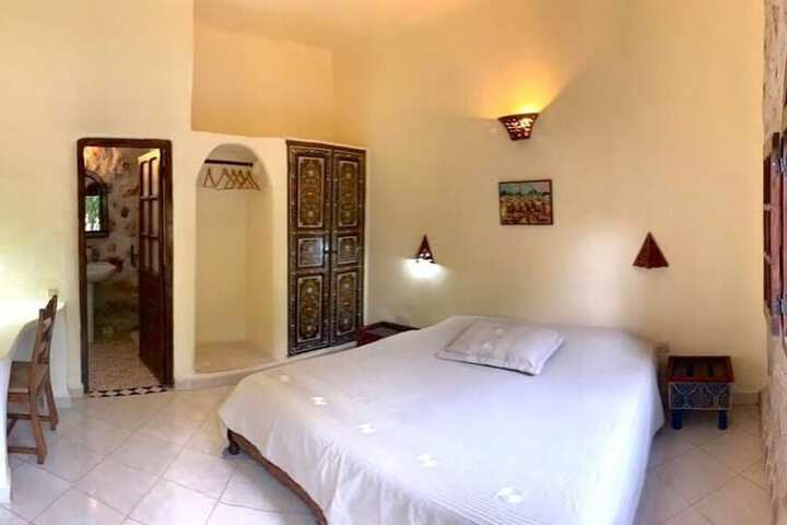 Room 2 of 20