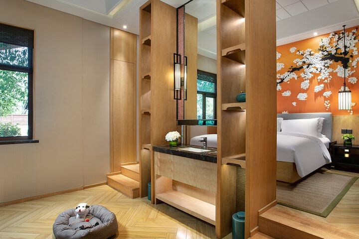 Room 30 of 132