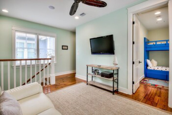 Room 13 of 27