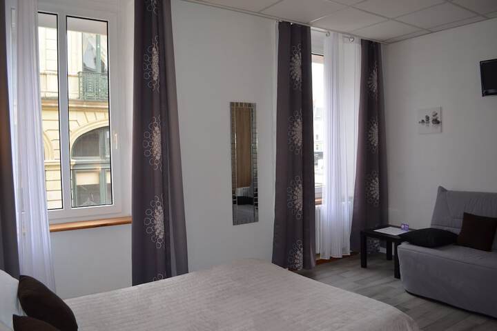 Room 5 of 31
