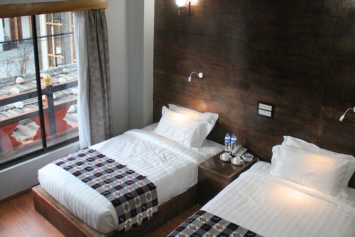 Room 2 of 7