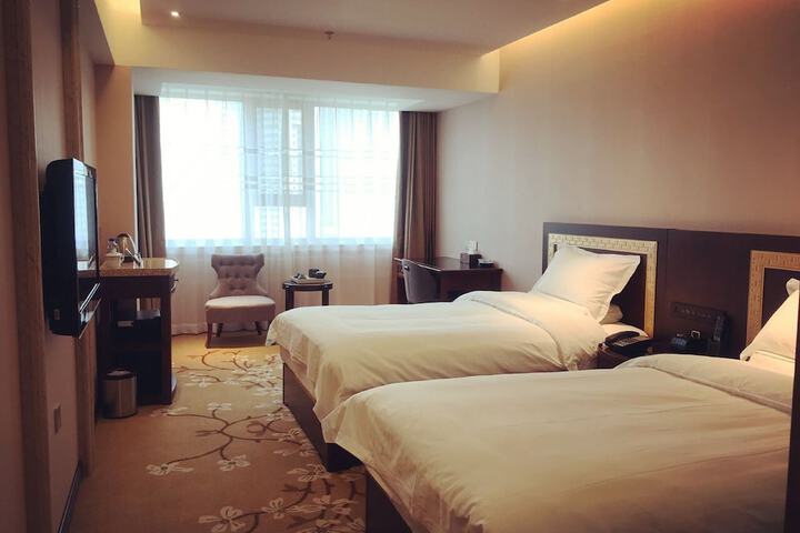 Room 4 of 50