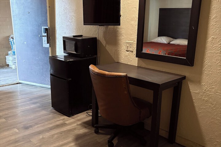 Room 4 of 21