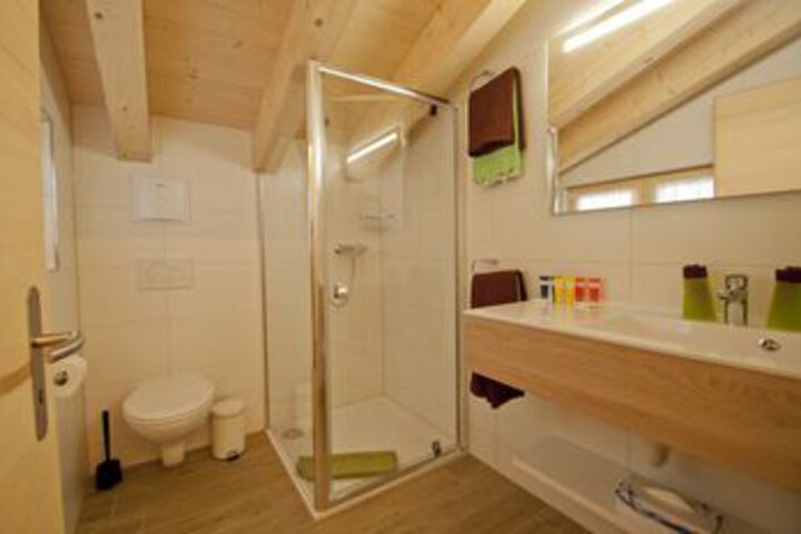 Room 15 of 188