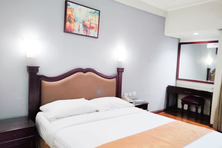 Room 2 of 13