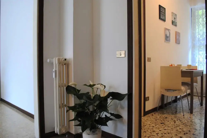 Room 13 of 20