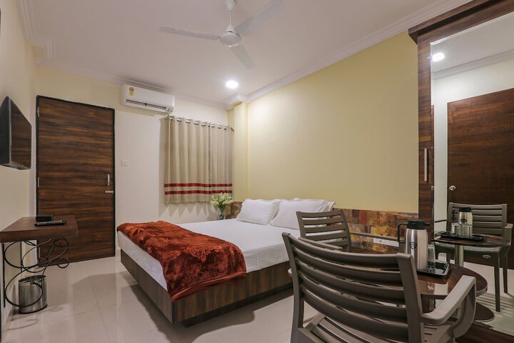 Room 8 of 24