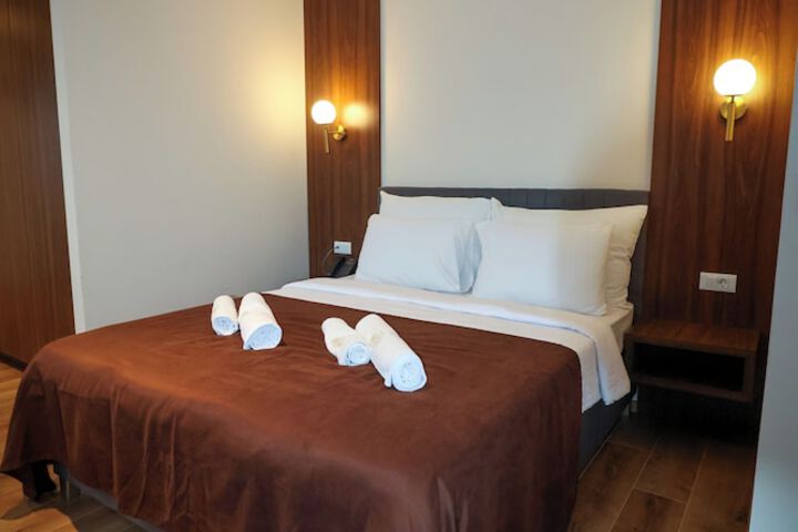 Room 20 of 98