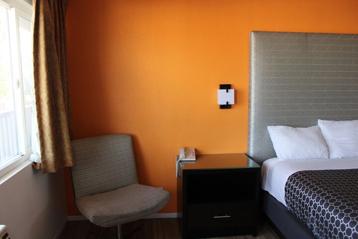 Room 15 of 28