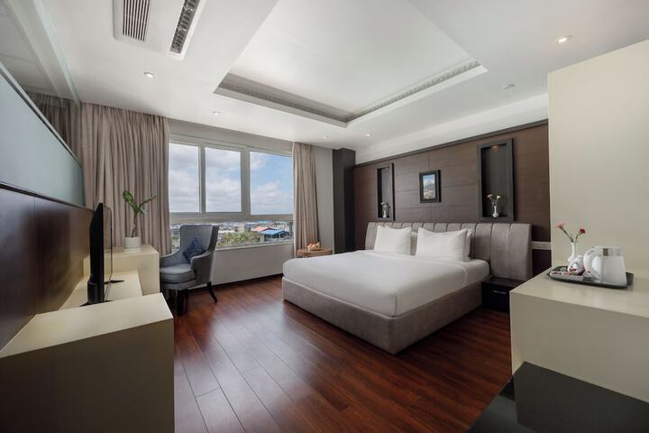 Room 2 of 23